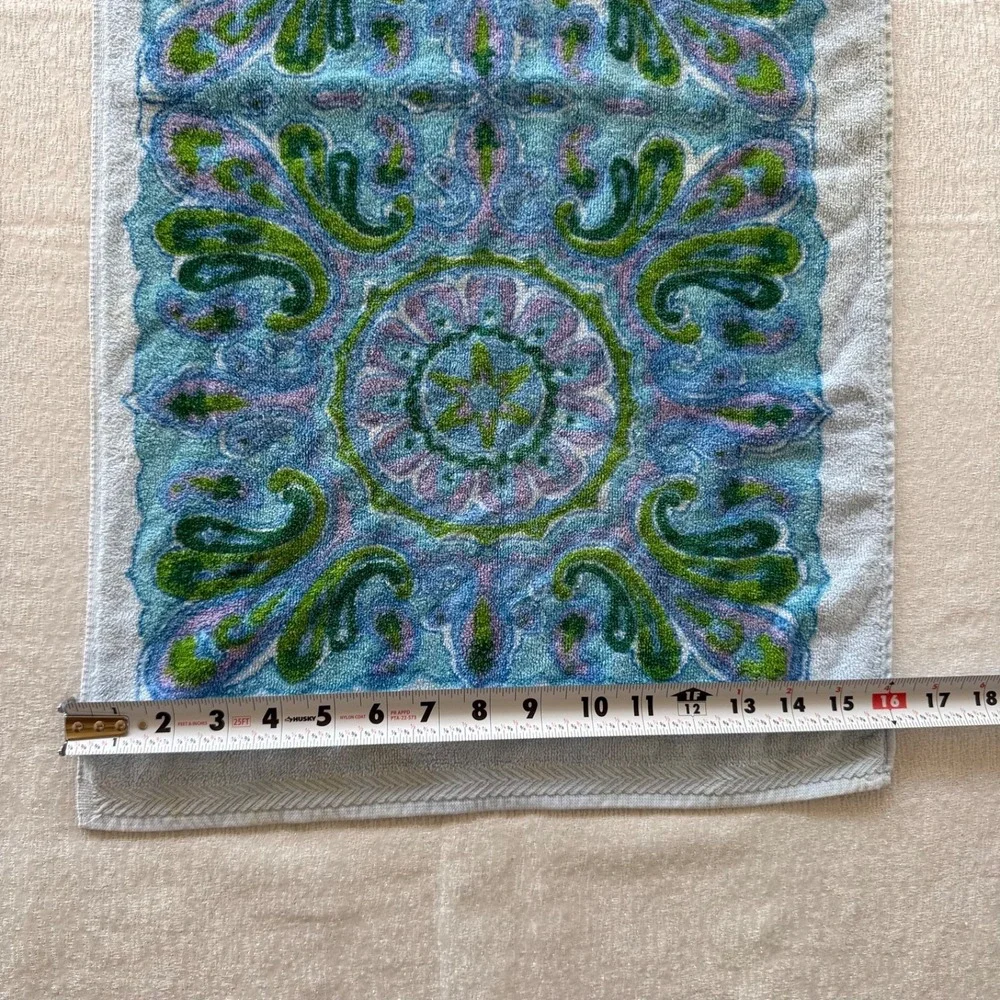 Vintage Cannon Royal Family‎ Psychedelic Floral Hand Towel Made In USA Retro